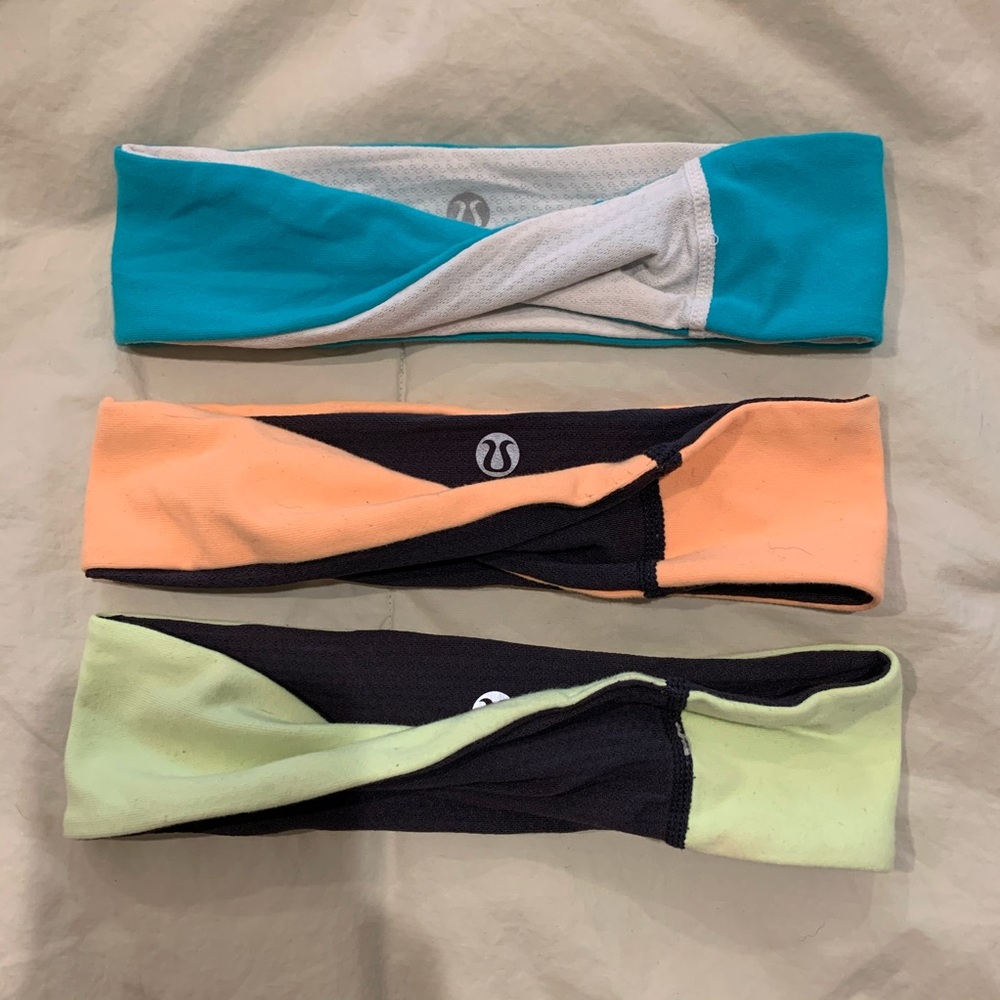Lululemon headband reversible with twist !!